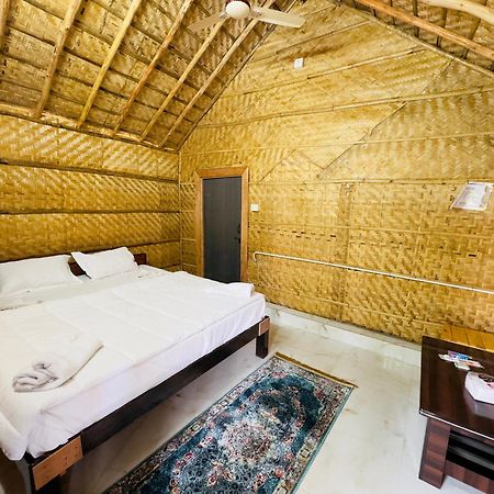 Tamarind Tree Way Side Amenities Hotel Hospet Eksteriør billede