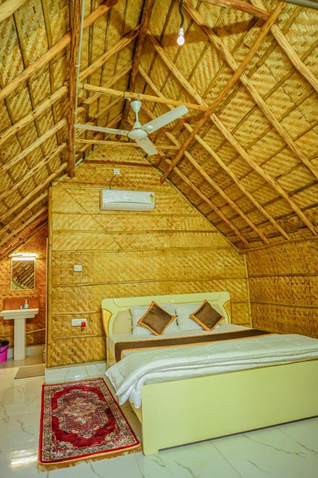 Tamarind Tree Way Side Amenities Hotel Hospet Eksteriør billede