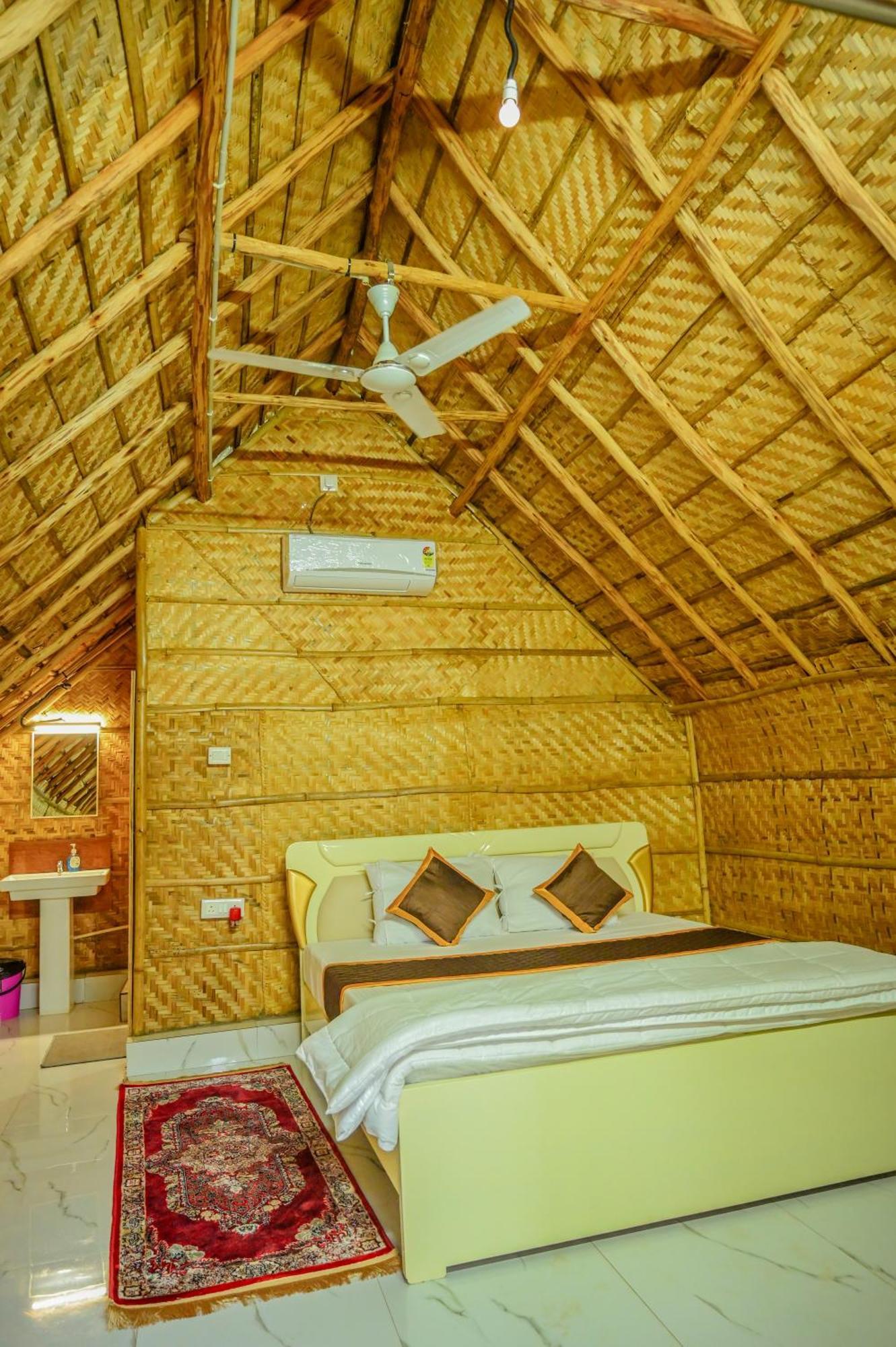 Tamarind Tree Way Side Amenities Hotel Hospet Eksteriør billede