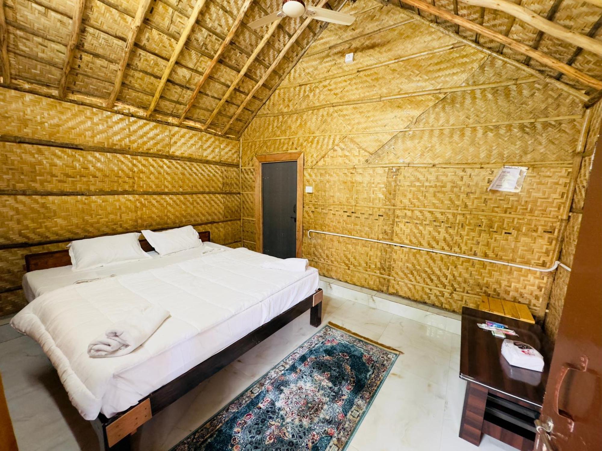 Tamarind Tree Way Side Amenities Hotel Hospet Eksteriør billede