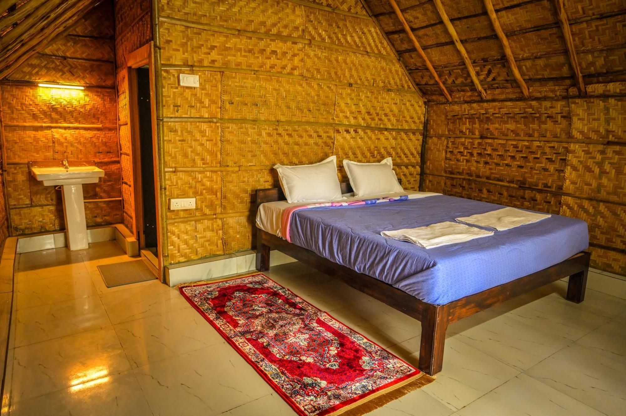 Tamarind Tree Way Side Amenities Hotel Hospet Eksteriør billede